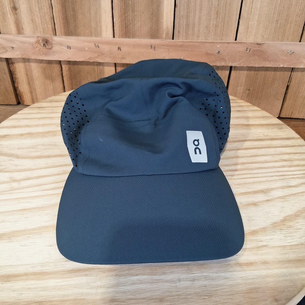 On Cloud Running Hat Cap Strap Back Performance Mens One Size Lightweight